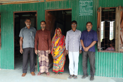 Mitglieder eines Schulkomitees einer Grundschule in Kurigram Bangladesch Mitglieder eines Schulkomitees einer Grundschule in Kurigram Bangladesch